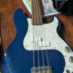Squire P Bass