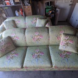 FREE Sofa 
