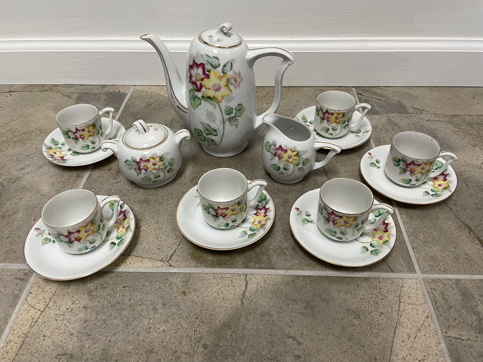 Tea Set (tea pot, sugar, creamer, and 6 cups — Made in Occupied Japan 