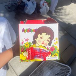Toy accordion