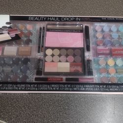 SET GIFT. BEAUTY COLORS COLLECTION ULTIMATE $15