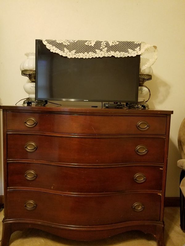 White Fine Furniture Vintage Federal Style Mahogany Dresser For White Fine Furniture Vintage Federal Style Mahogany Dresser