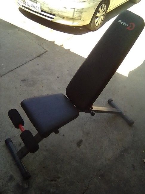WEIGHT BENCH WITH 20 POUND DUMBELL