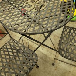 Nice Table And 2 Chairs All Folds Up