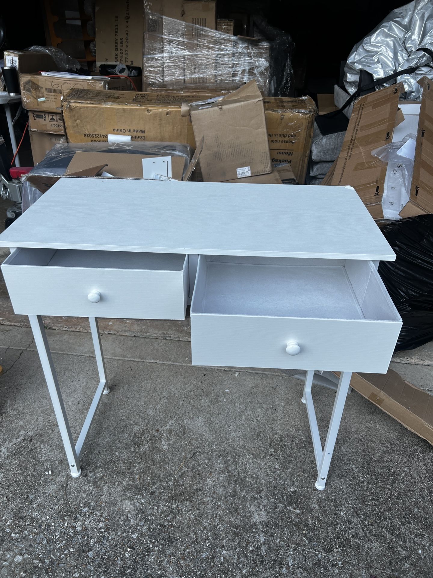 47.2" White Desk with Drawers, Makeup Vanityo Desk,(small nick on corner)