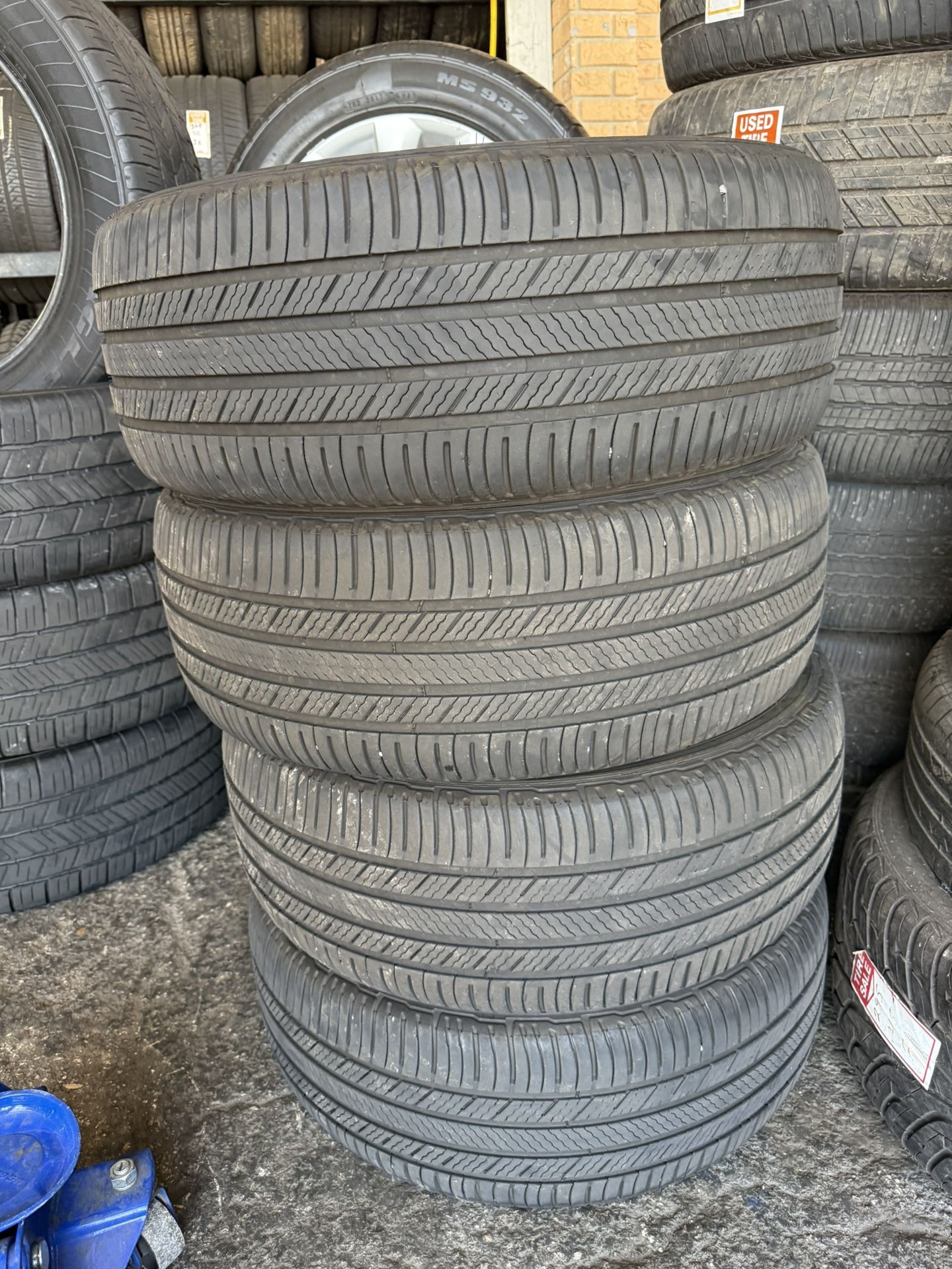 235/55/19 Four Tires Michelin Good Condition