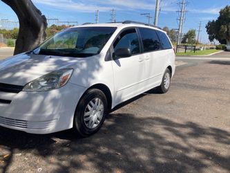 2005 Toyota Sienna Handicap Van