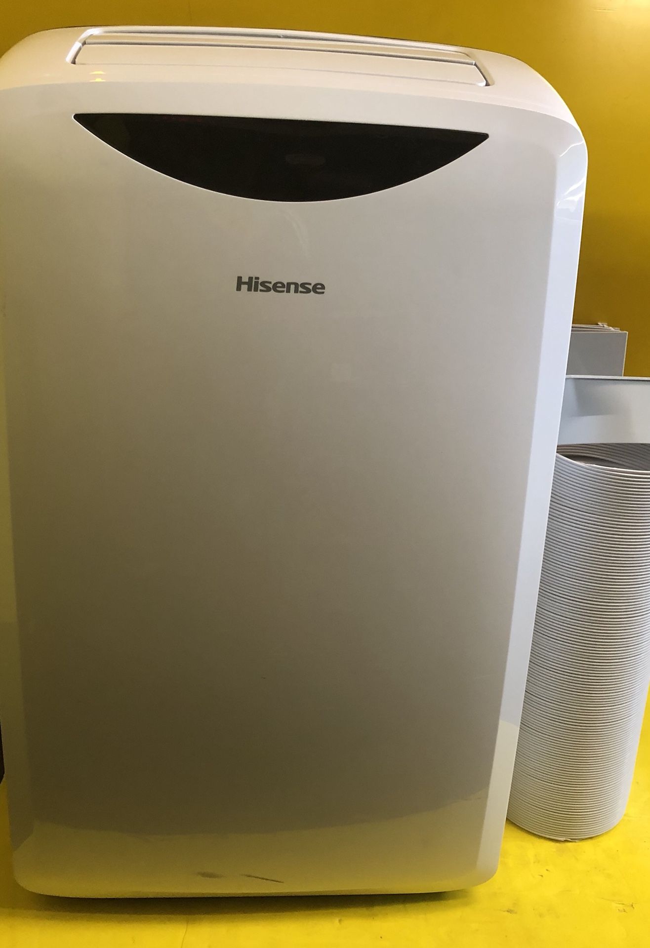 Hisense 14000 BTU Portable Air Conditioner - AP14CR2WG - White - LIKE NEW CONDITION