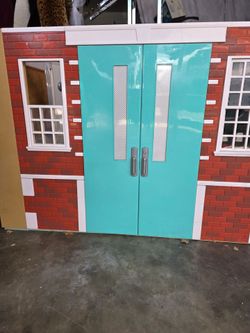 Escuela para muñecas, School for dolls
