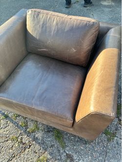 HR leather couches