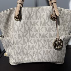 MK Tote