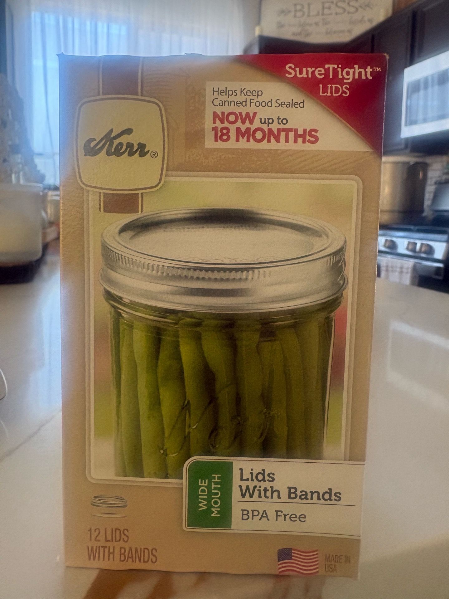 Lids with bands