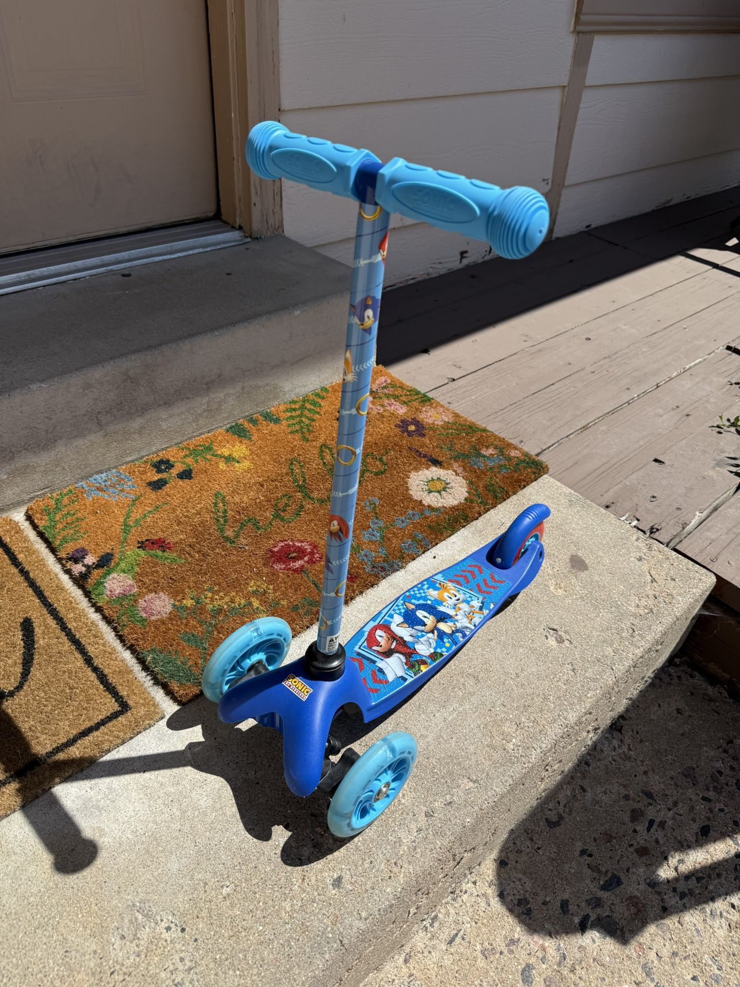 Sonic The Hedgehog Scooter/helmet/gloves