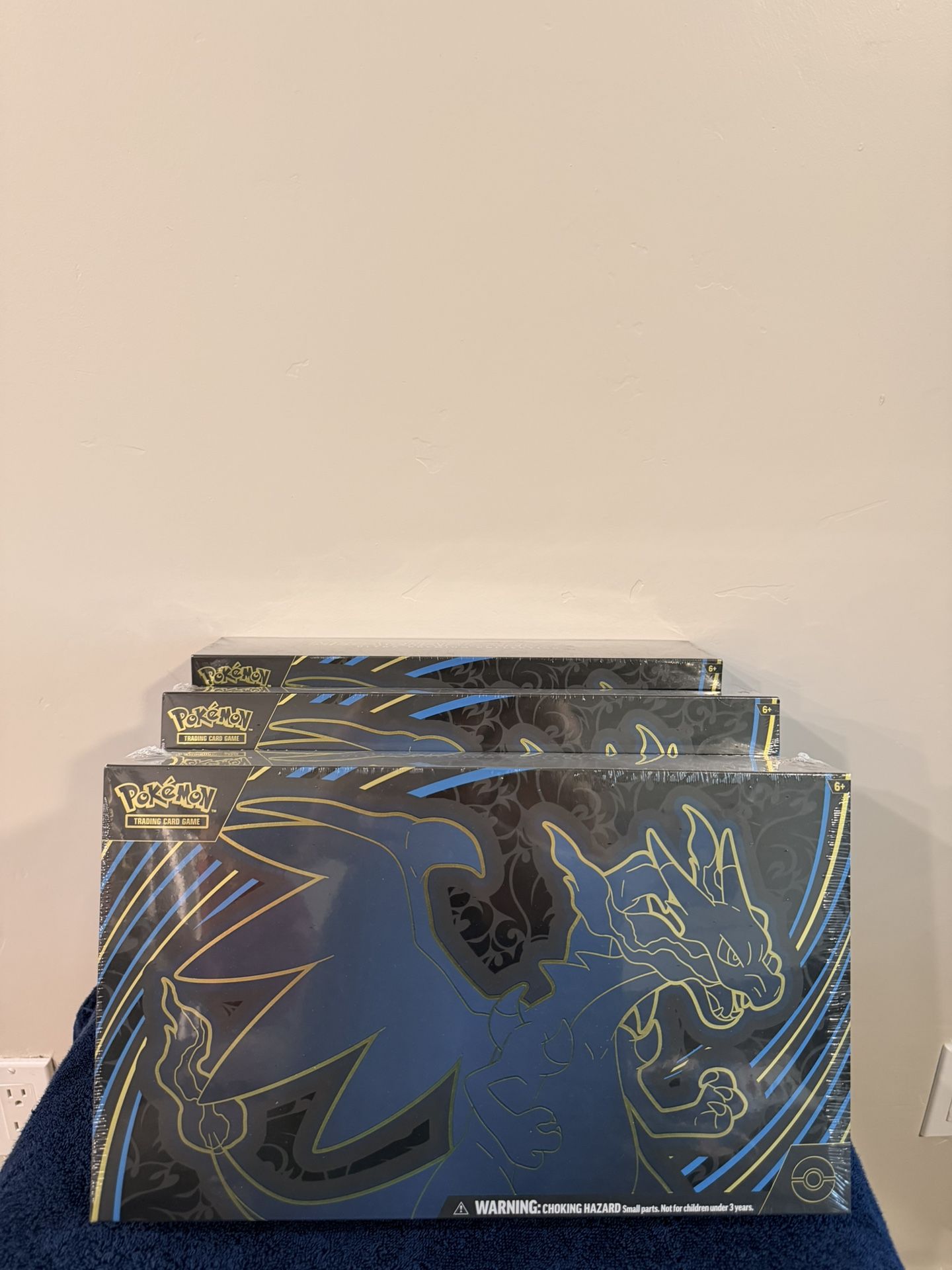 Pokémon Phantasmal Flames Mega Charizard Ultra Premium Collection (3 Boxes)