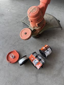 Black And Decker Trimmer with 6 Replacement Lines