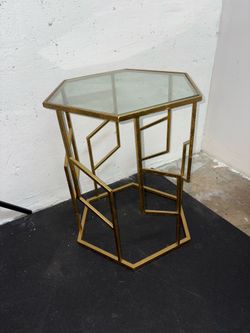 Gold corner table
