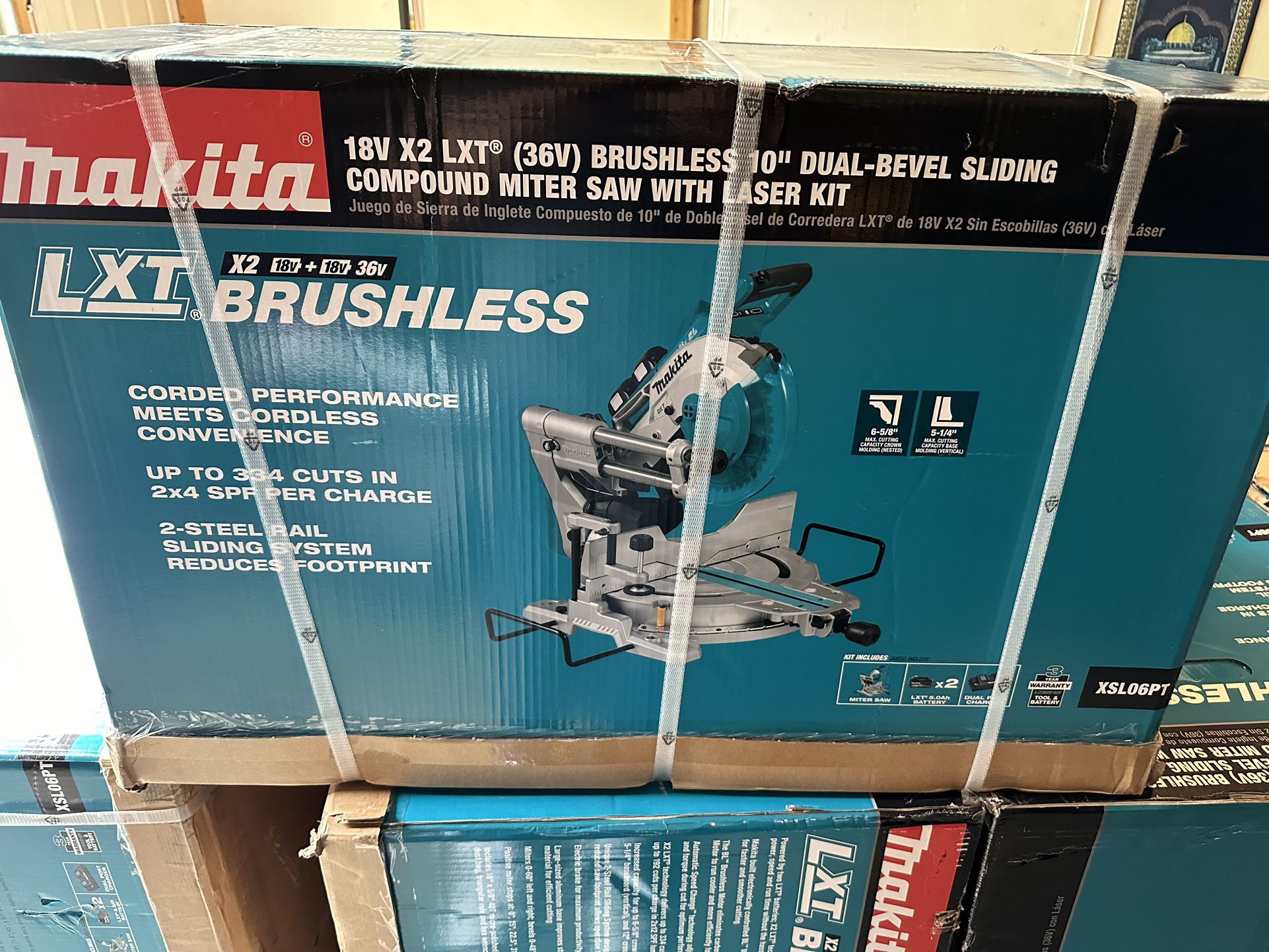 Makita (36V) Brushless Cordless 10 in. Dual-Bevel Sliding Compound Miter Saw with Laser Kit