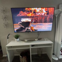 White Table/ Desk 