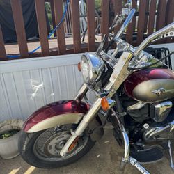 2009 Kawasaki 900 Motorcycle