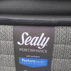Queen Mattress Sealy Performance Plush Posturepedic PillowTop Clean No Stains $50