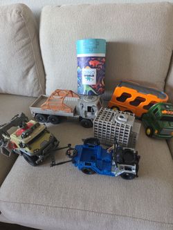 Dinosaurs Trucks and puzzle.