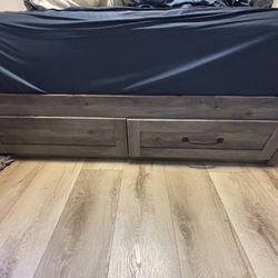 Rusticw Farmhouse Storage QUEEN Bed Frame (Footboard with Drawers)