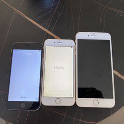 3 iPhones 