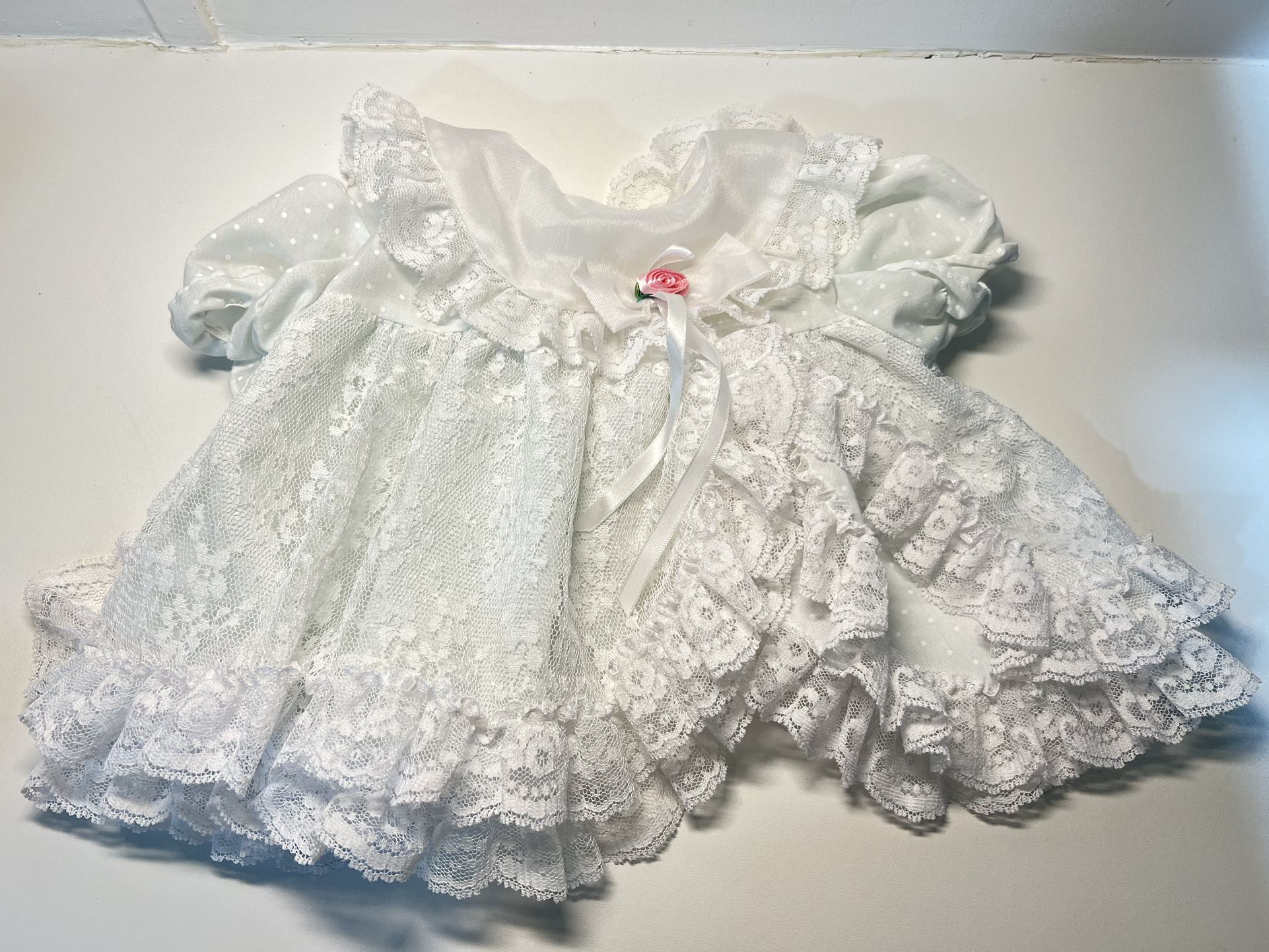Vintage baby dress size 0-3 months   Lace baby  dress 