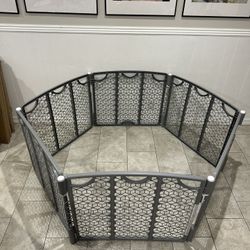 Large Playpen / Pet Fence