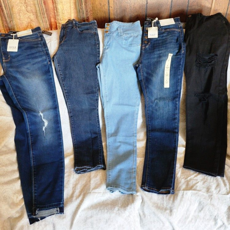 Stretch Jeans New Condition 5 Pairs Size 6 & Medium For All