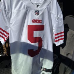 Jerseys And pull up Bar