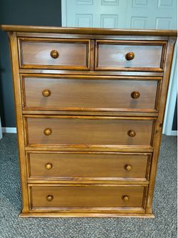 Raymour & Flanigan 5 Drawer Dresser