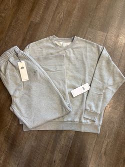 Alo Yoga Accolade Gray Crewneck and Sweatpants Set (L)