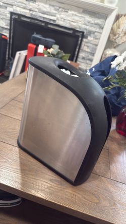 Simple human plastic bag holder
