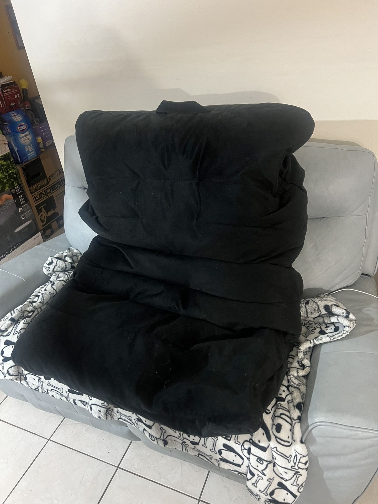 Big Joe Roma Black Plush with Zipper To Clean In Washer 