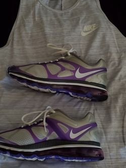 Nike Air Max Airmax mens shoes and matching Tank shirt Purple Size Mens 9.5