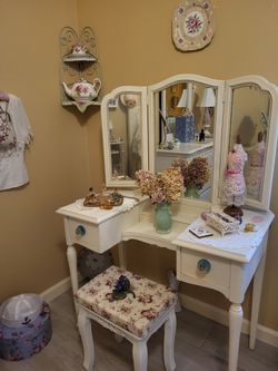 Shabby Chic Vanity from 1910