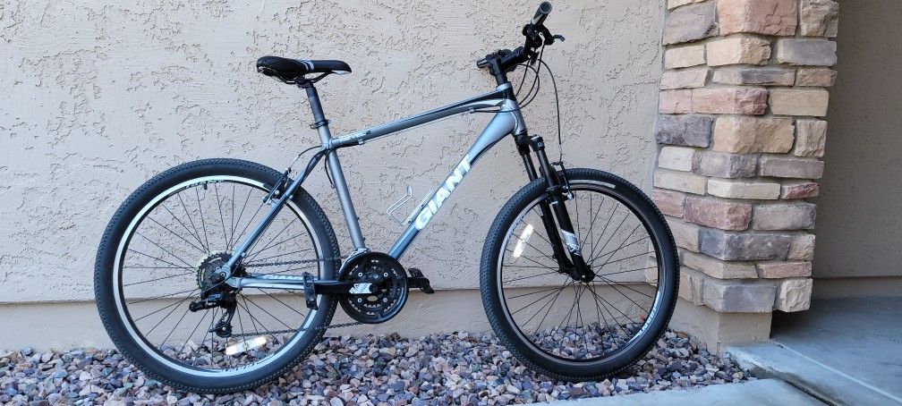 Giant Revel Mountain Bike 
