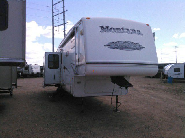 2007 Fifth Wheel Camper RV Montana Mountaineer.
