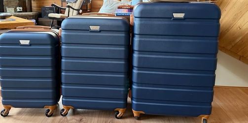 Brand new luggage set 28/2420”
