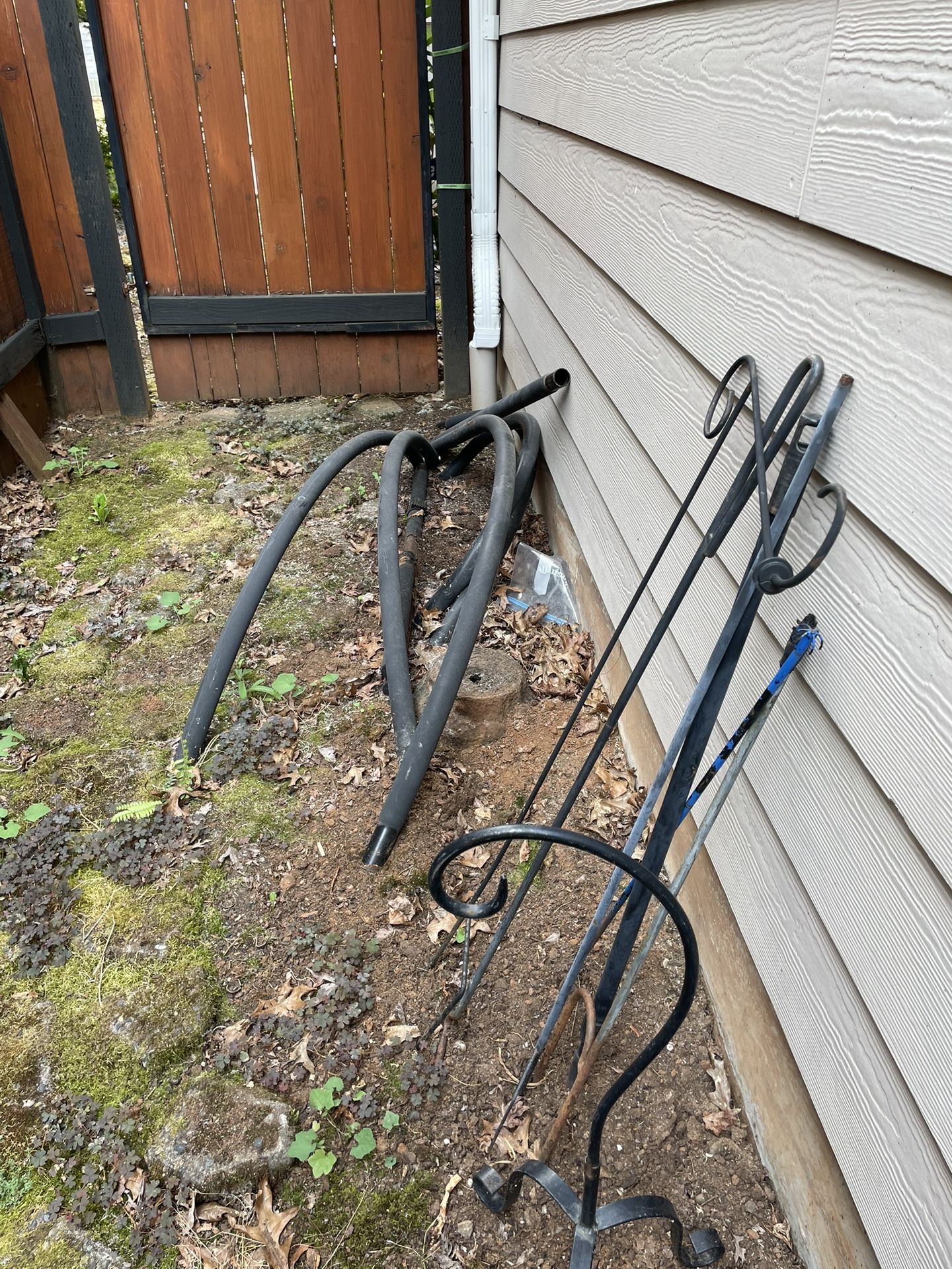 FREE SCRAP METAL - PICK UP ONLY