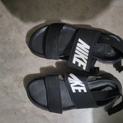 Nike Women’s Sandals 