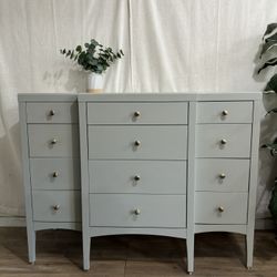 Gorgeous Dresser