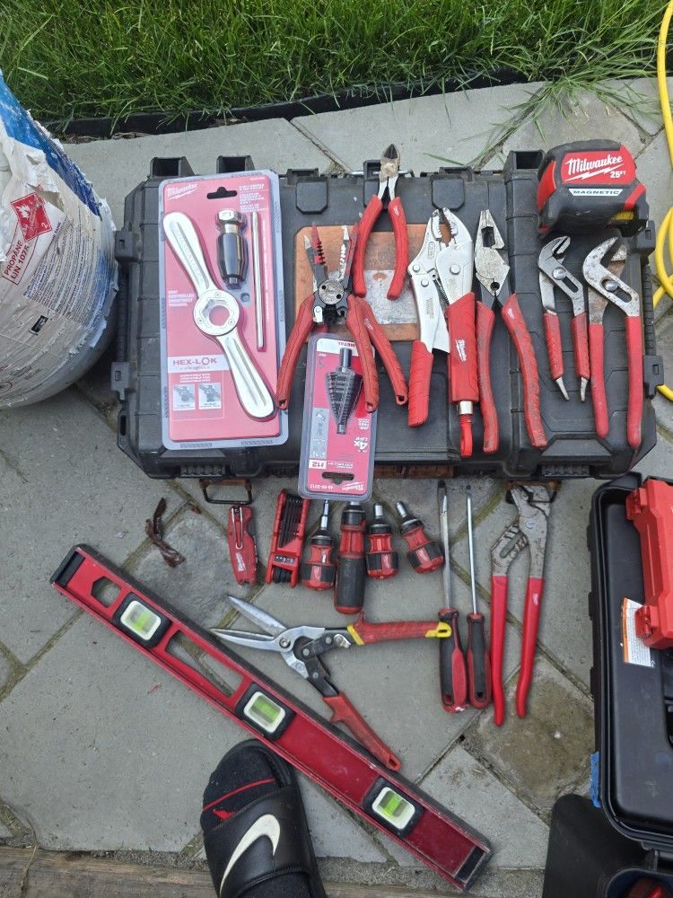 Milwaukee Hand Tools