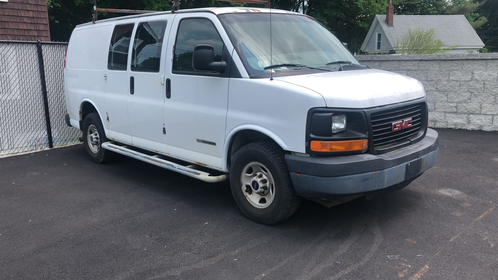 2005 chev 2500. //////170 miles