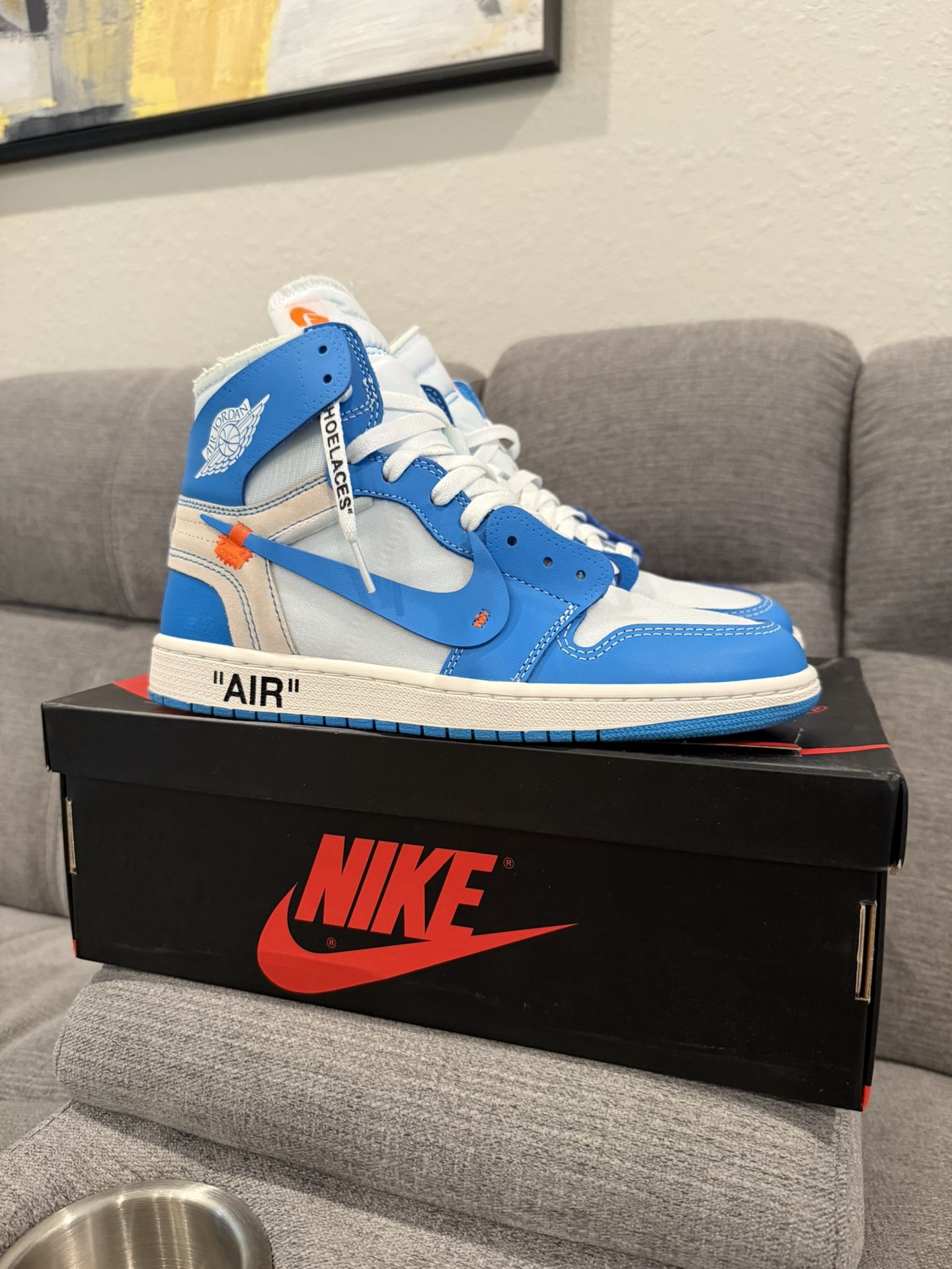 Air Jordan 1 Retro High Off-White – UNC