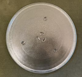 Glass microwave turntable plate, 13-3/4” diameter, without roller ring.