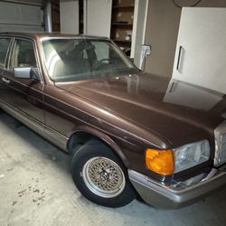 1985 Mercedes-Benz 300
