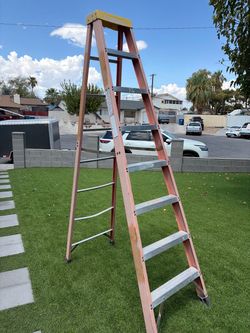 Werner 8-foot fiberglass step ladder