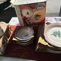 Christmas Dinnerware 🎄